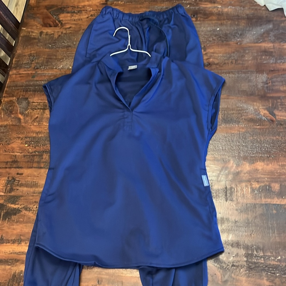Navy blue women’s scrubs XS